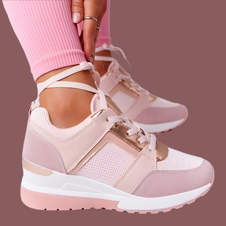Scarpe da ginnastica eleganti da donna Amanda con tomaia traspirante in metallo e traforata con suola a plateau