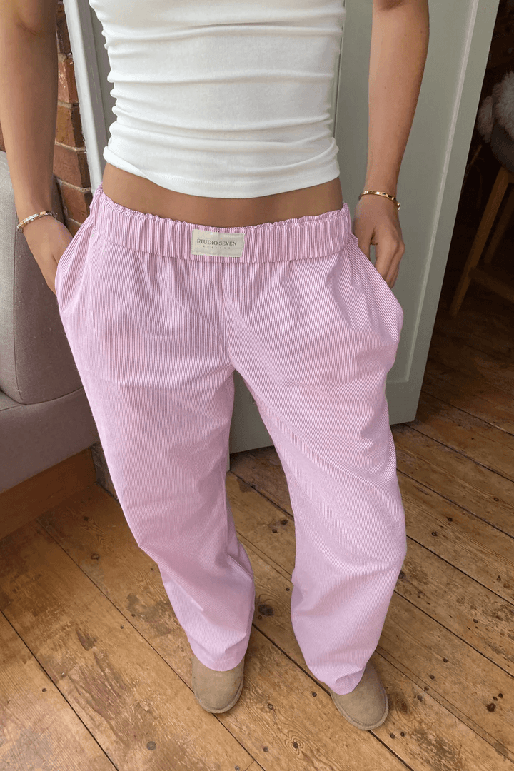 Pantaloni da donna comodi e alla moda per uno stile unico e un'ottima sensazione al tatto