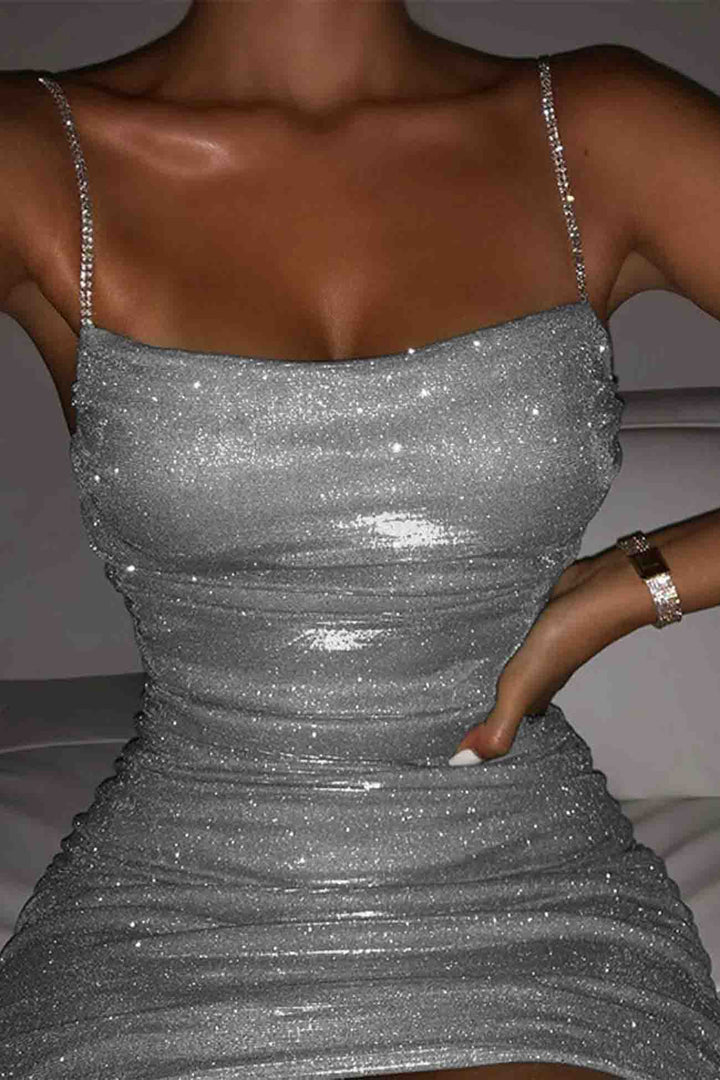 Mini vestaglia cami glamour con catena ed effetto broccato di Prixff Shells